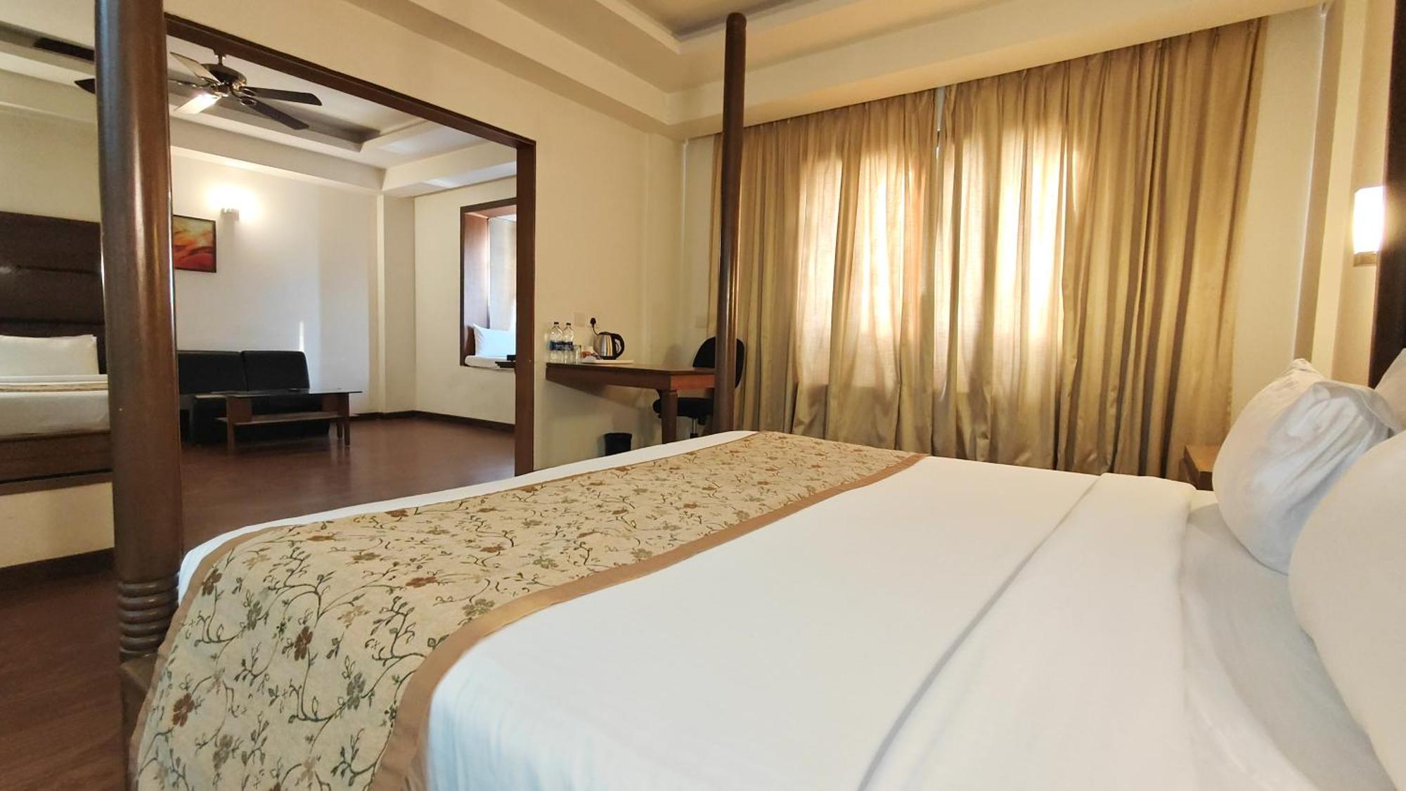 The Sky Imperial, Udaipur Hotel Exterior photo