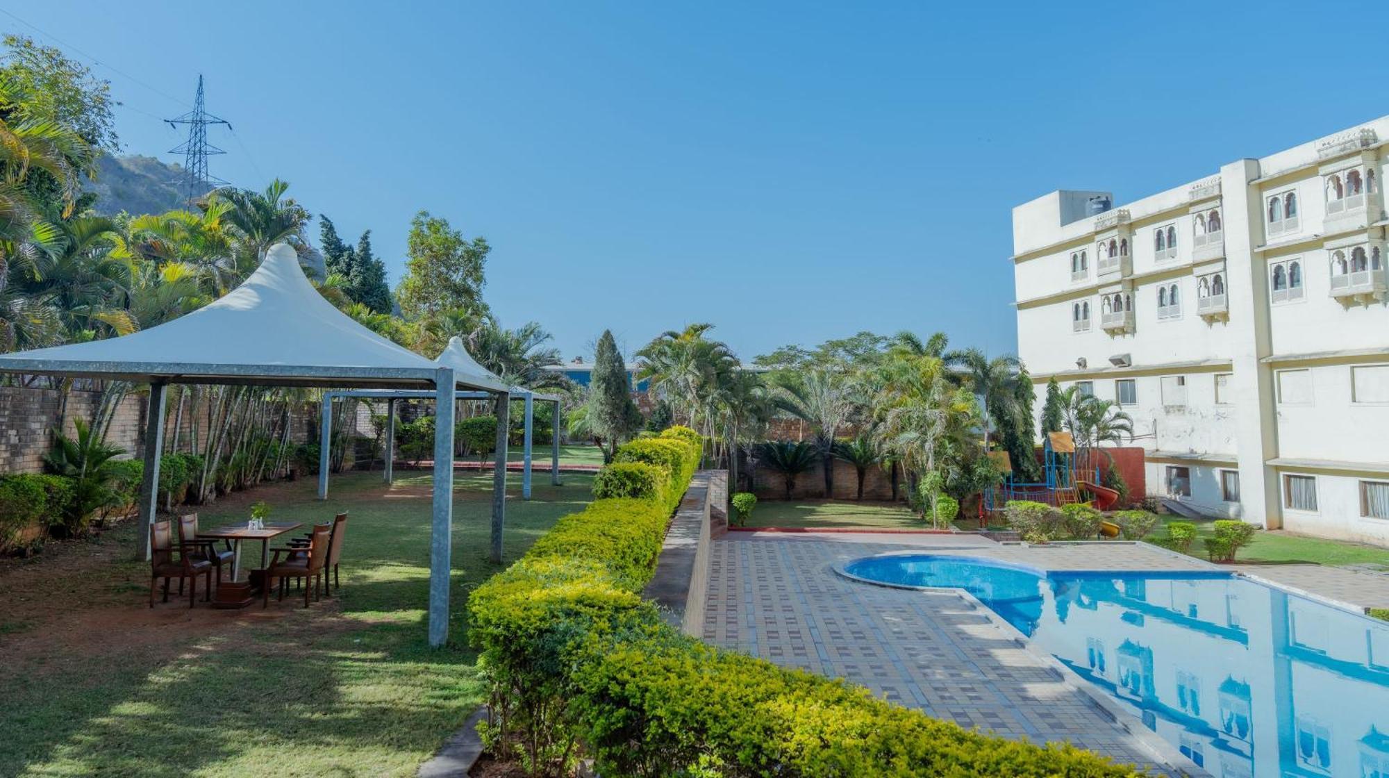The Sky Imperial, Udaipur Hotel Exterior photo