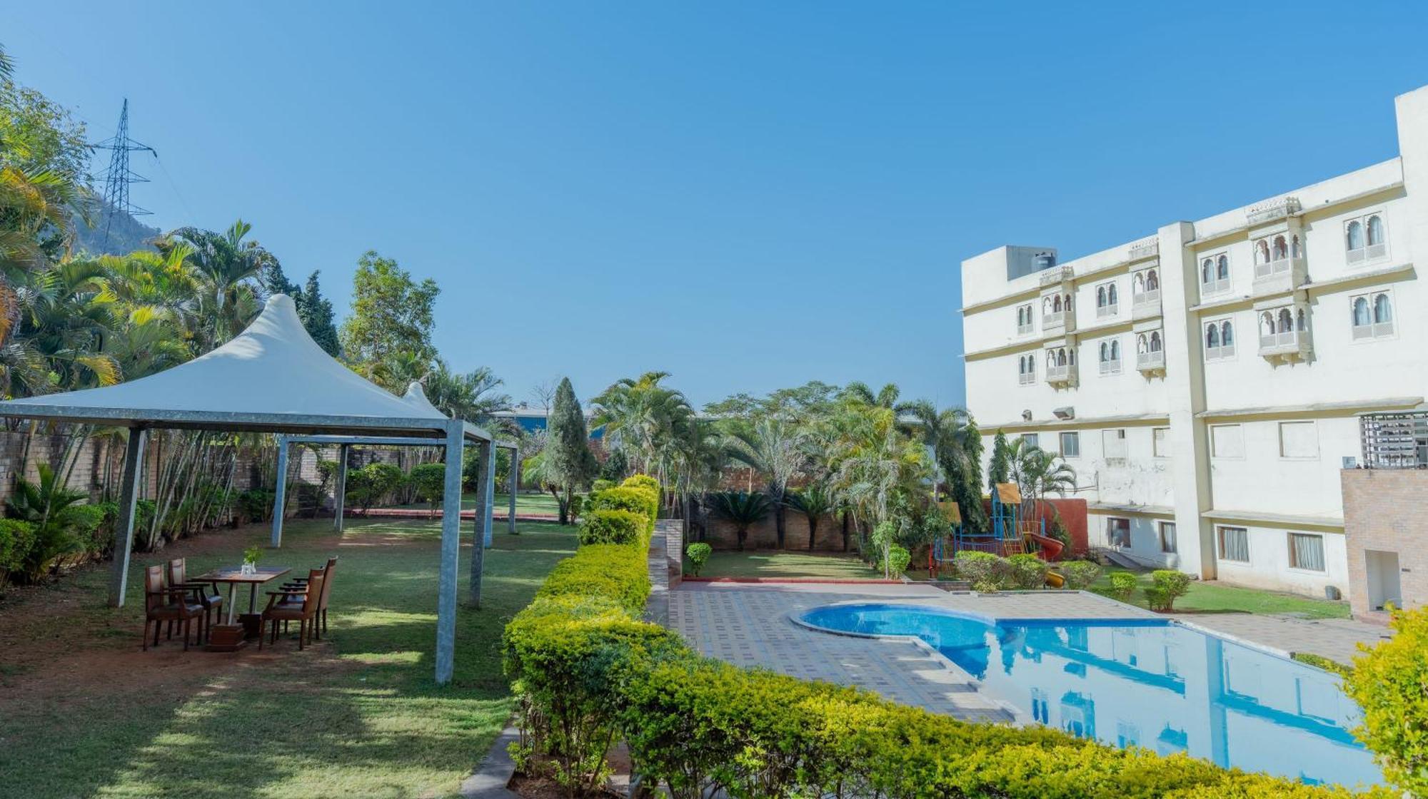 The Sky Imperial, Udaipur Hotel Exterior photo