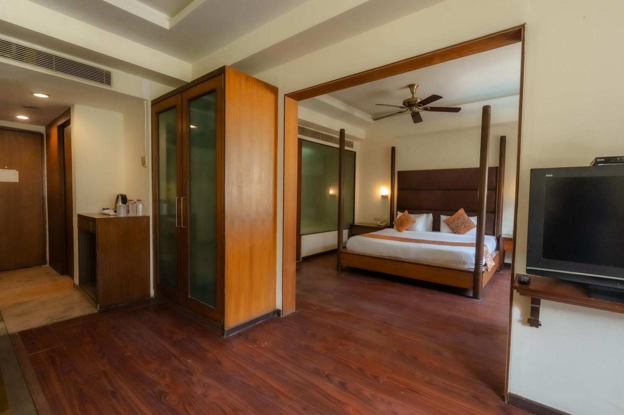 The Sky Imperial, Udaipur Hotel Exterior photo